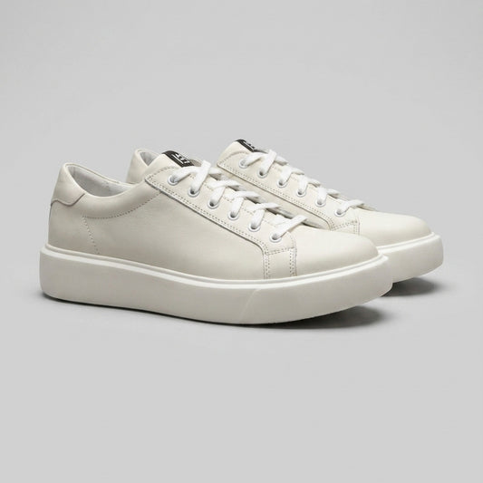 Elevate Off White — packshot studio, sneakers premium din piele, Enzo Margi